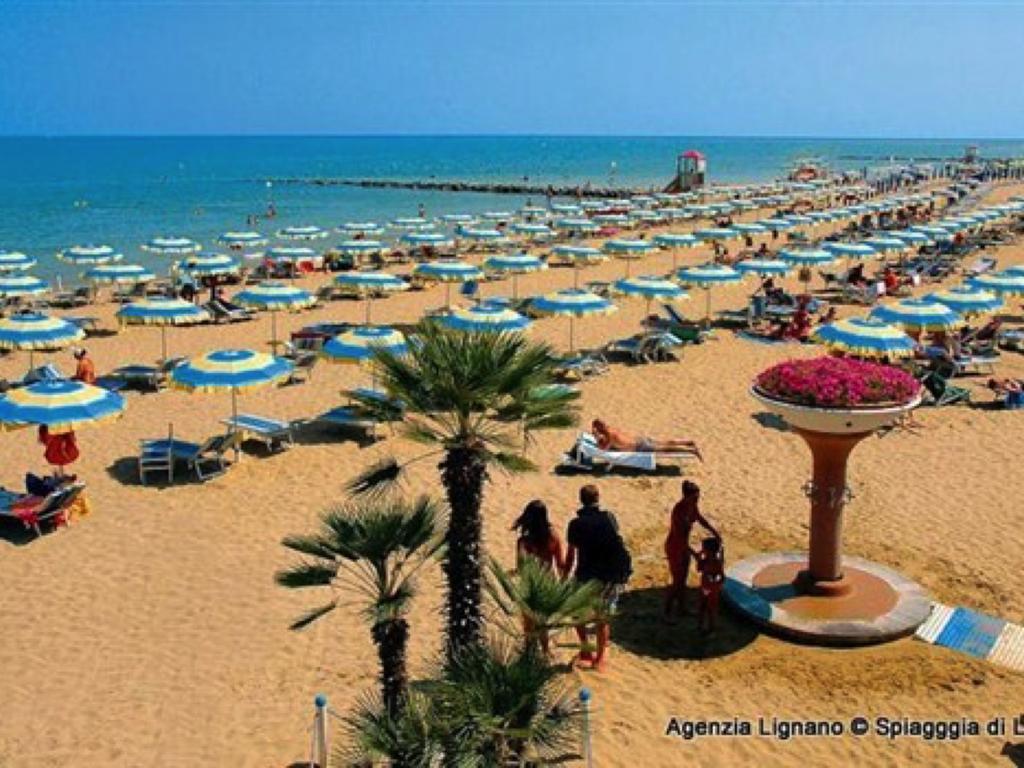 Lignano Exclusive With Pool Διαμέρισμα Λινιάνο Σαμπιαντόρο Εξωτερικό φωτογραφία